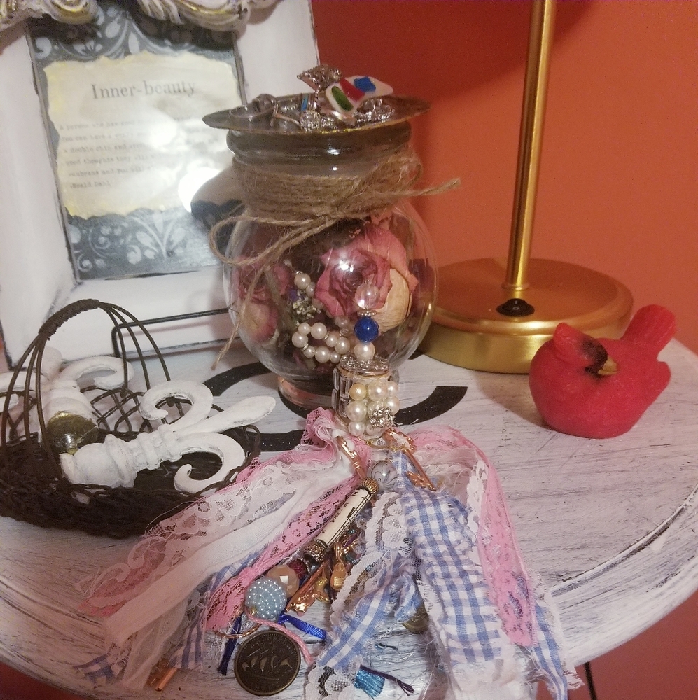 Beautiful Tassel - Picture 3 of 6